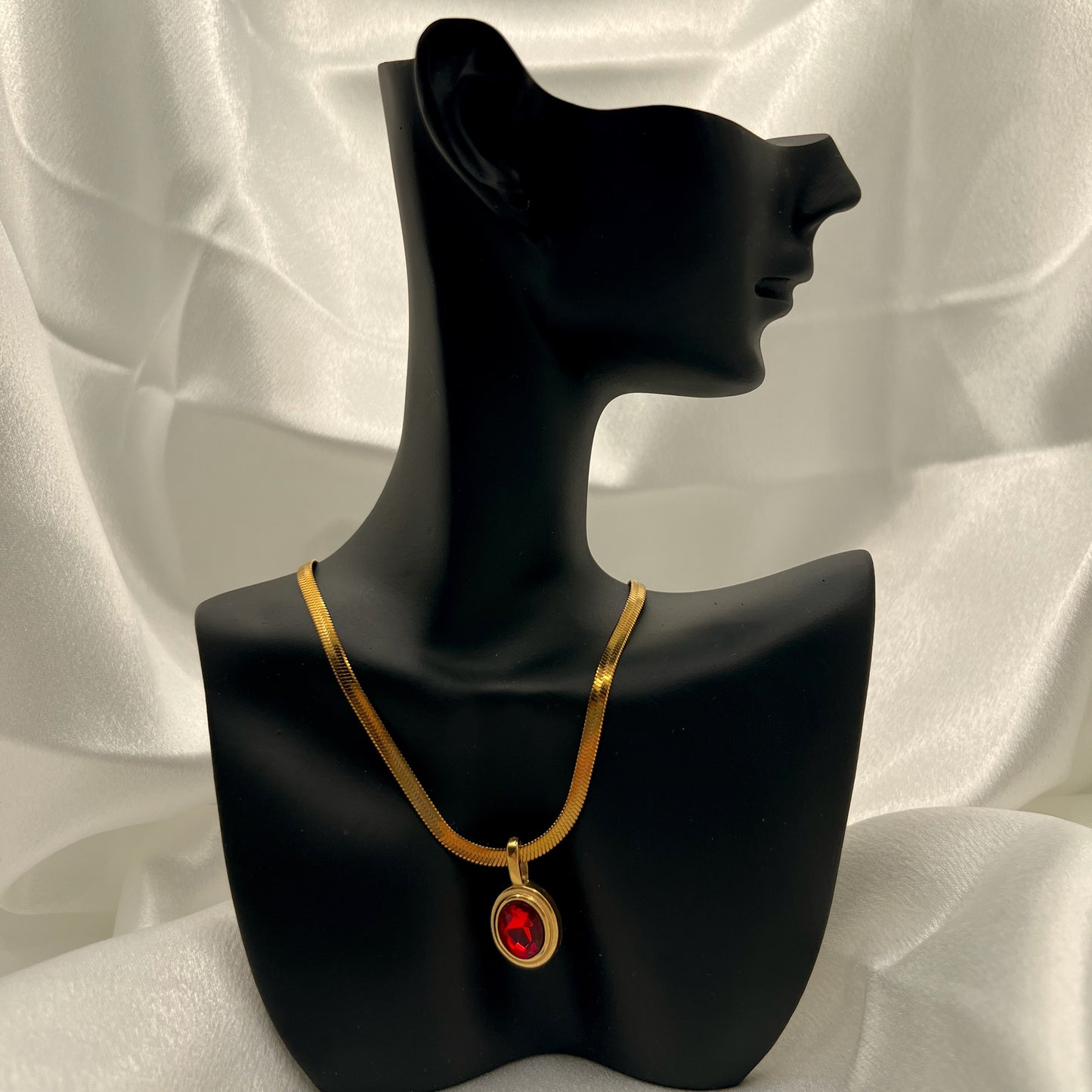 Vanta Crimson Stone Necklace