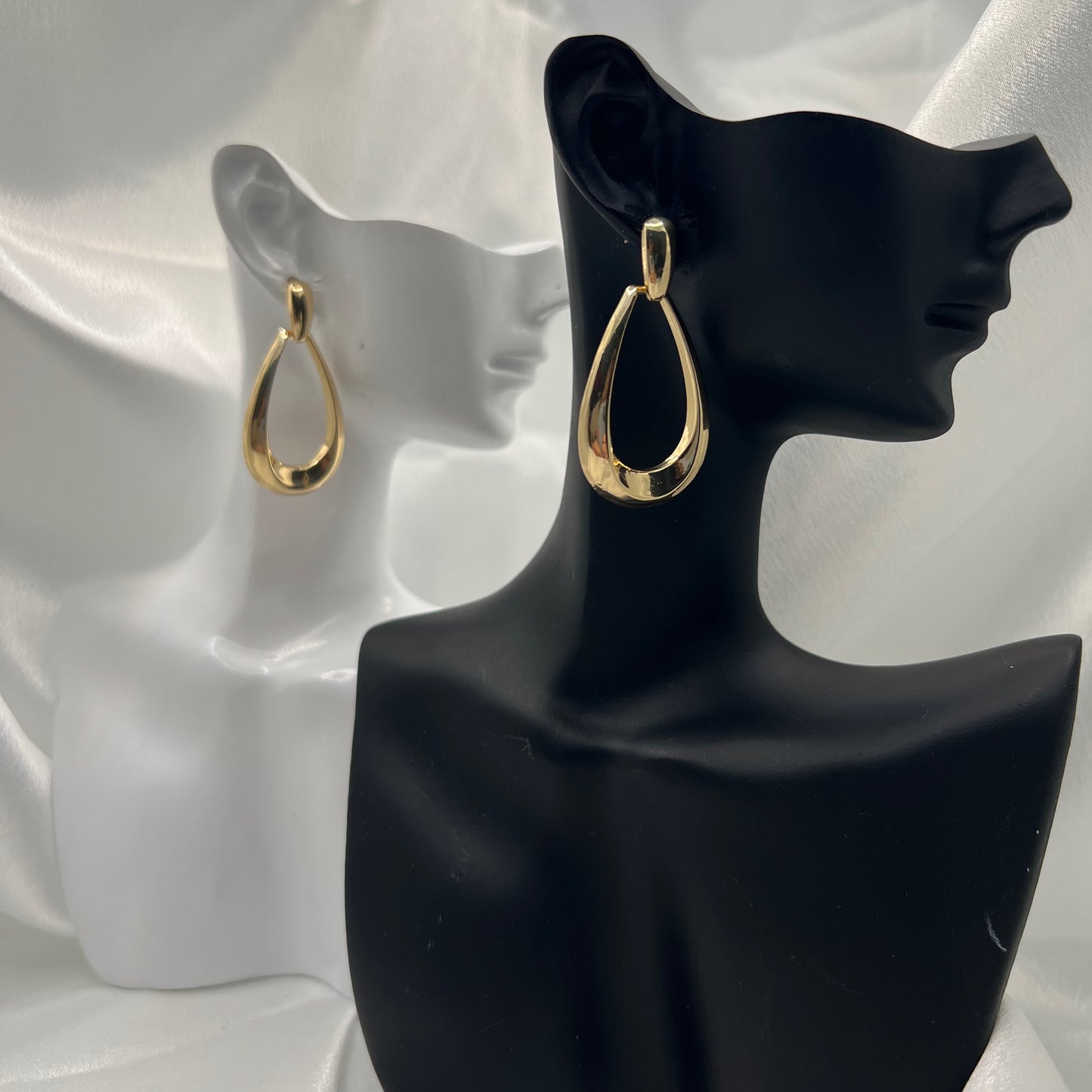 Aureva Drop Earrings