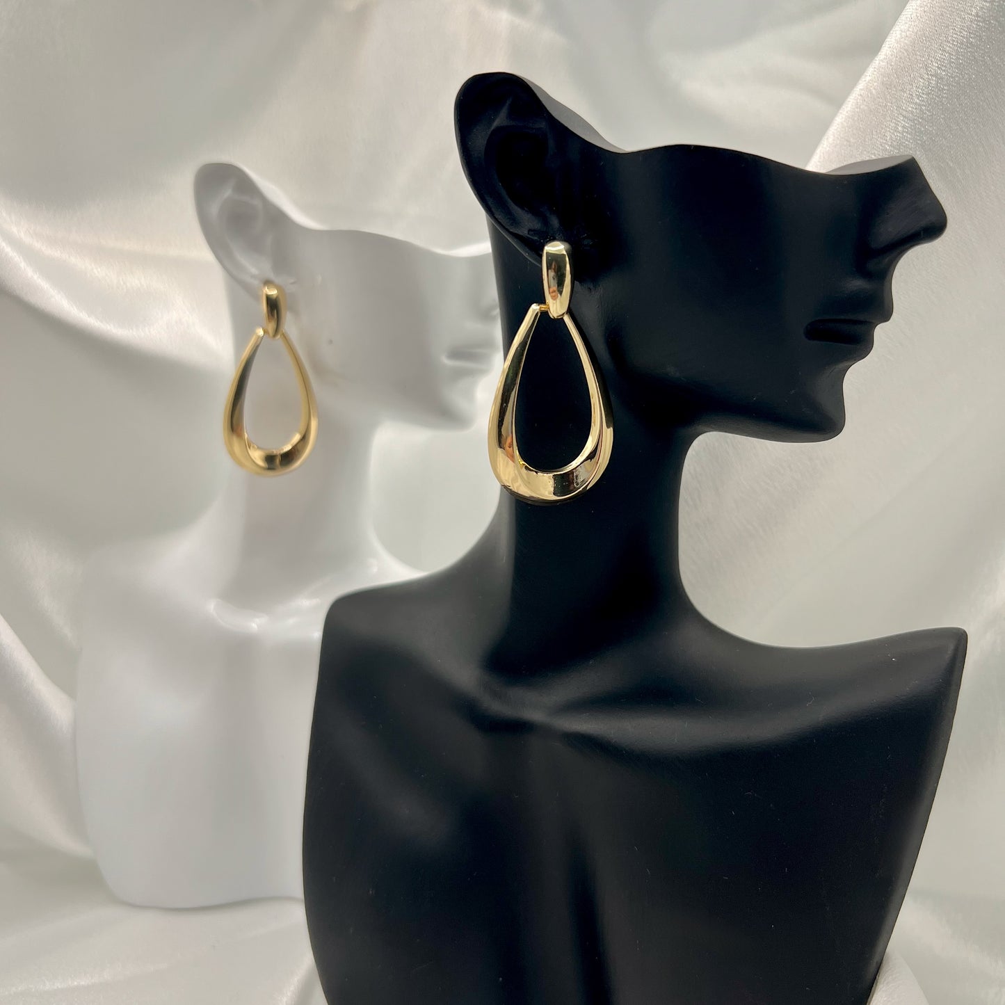 Aureva Drop Earrings