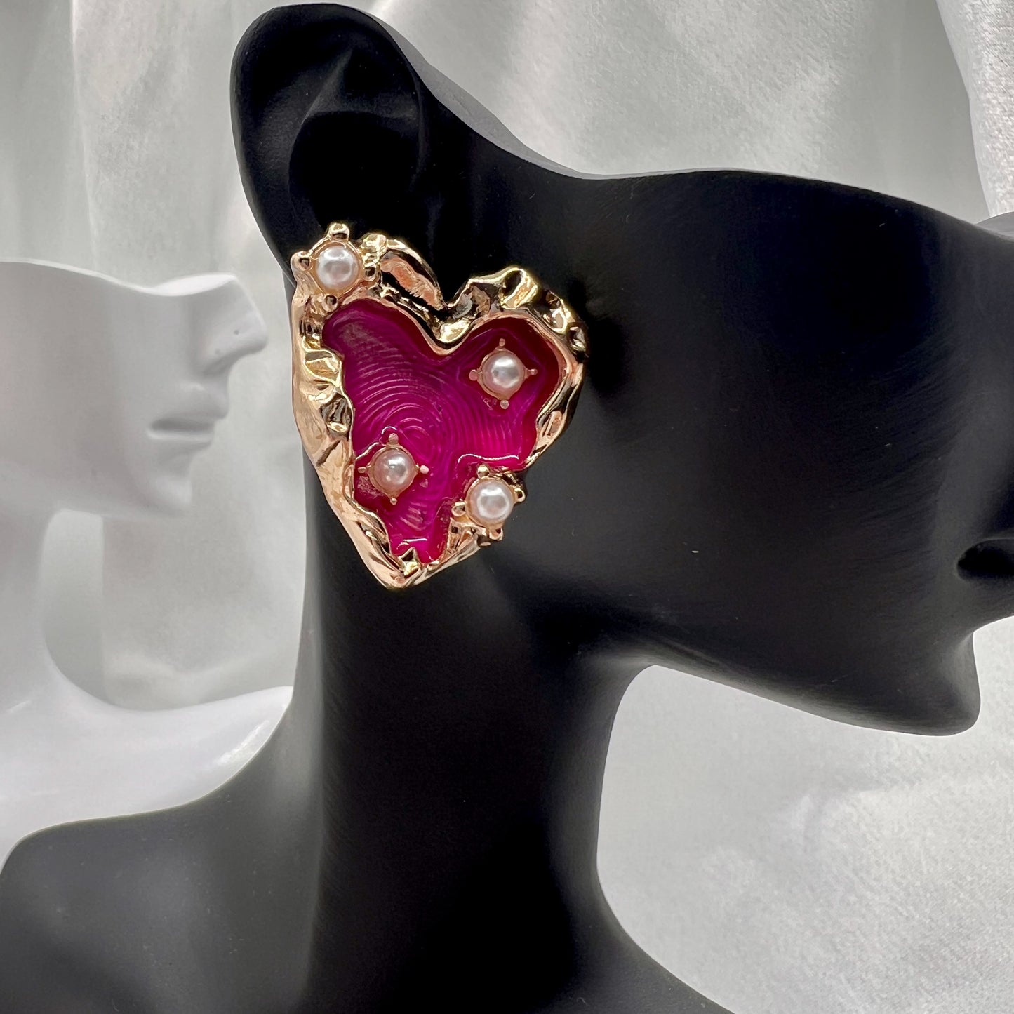 Elovra Heart Earrings