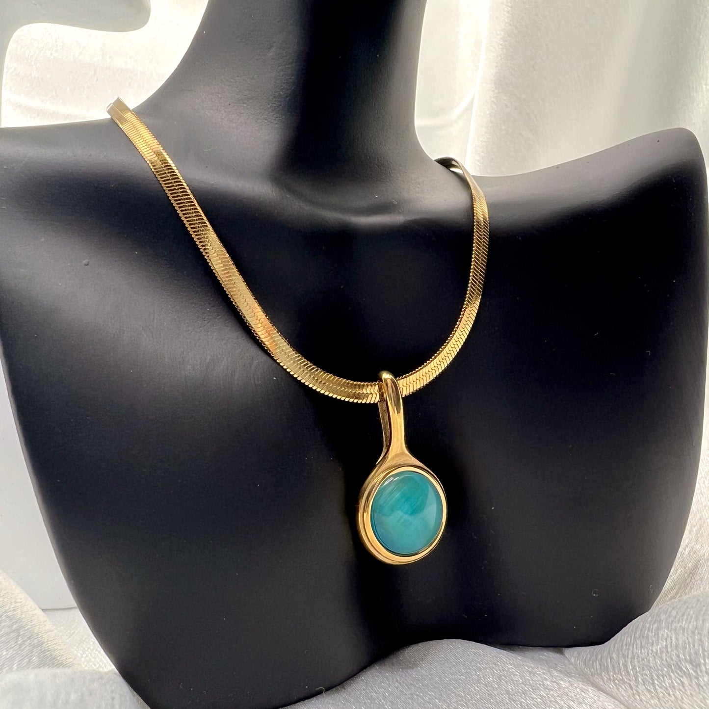 Elowen Gloss Stone Necklace - Olive Green & Ocean Blue