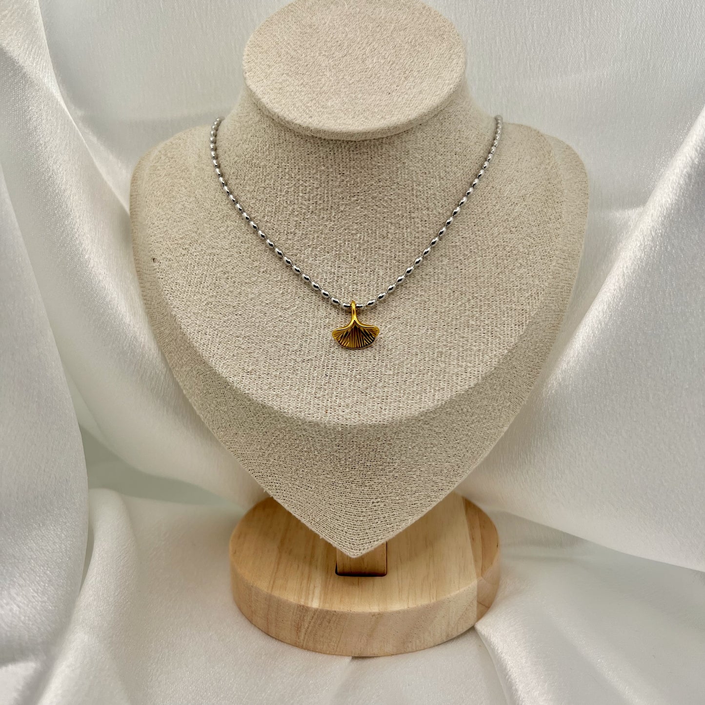 Nerina Mermaid Tail Necklace