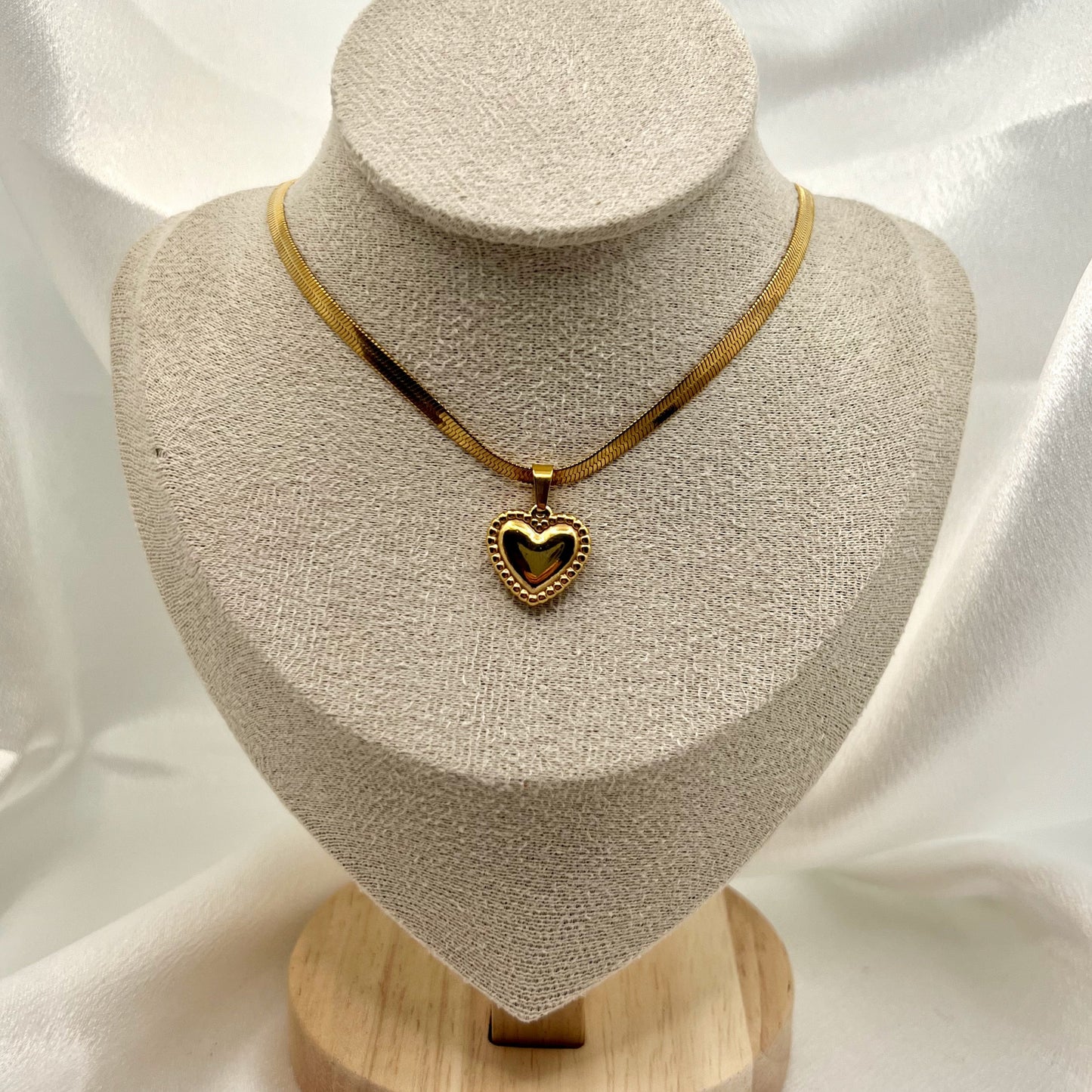 Noa Heart Necklace