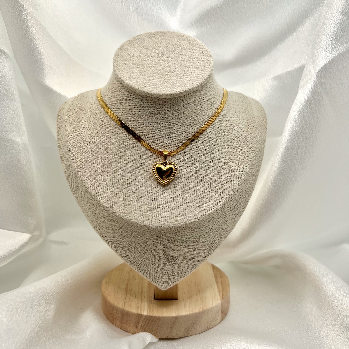 Noa Heart Necklace