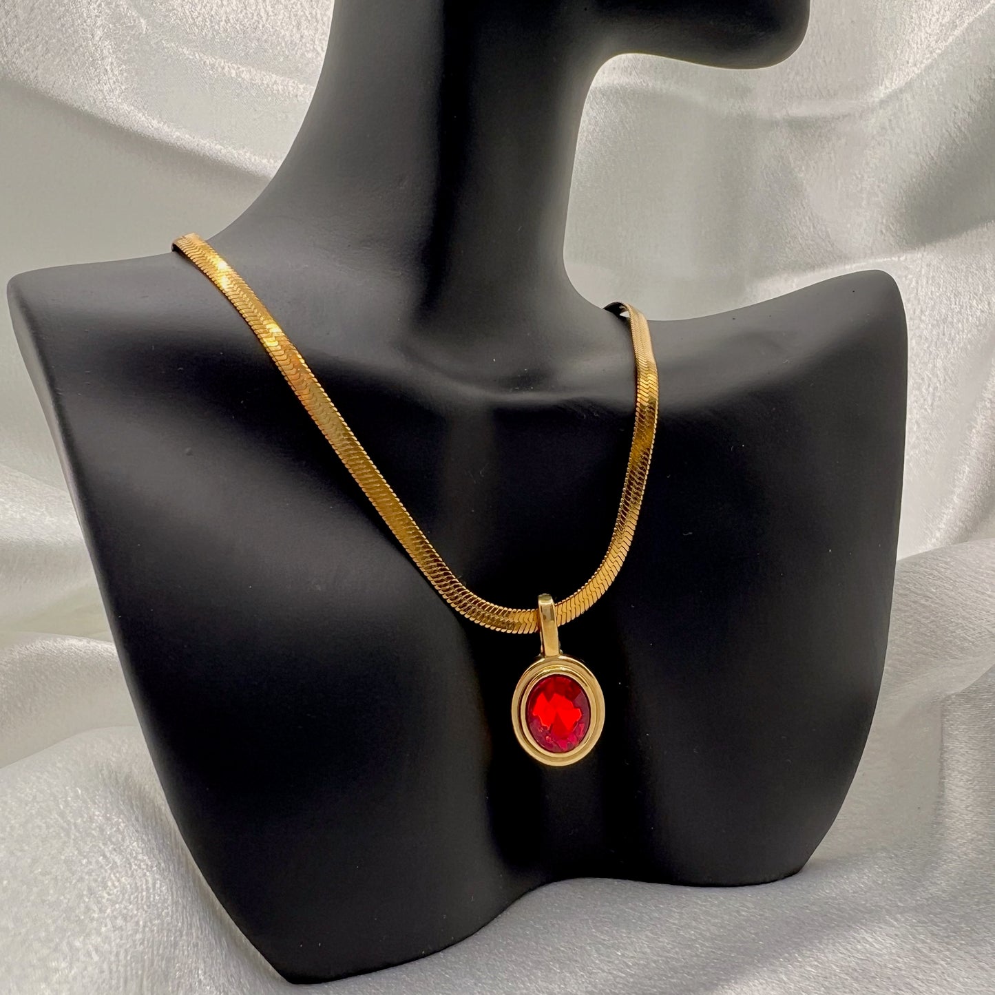 Vanta Crimson Stone Necklace
